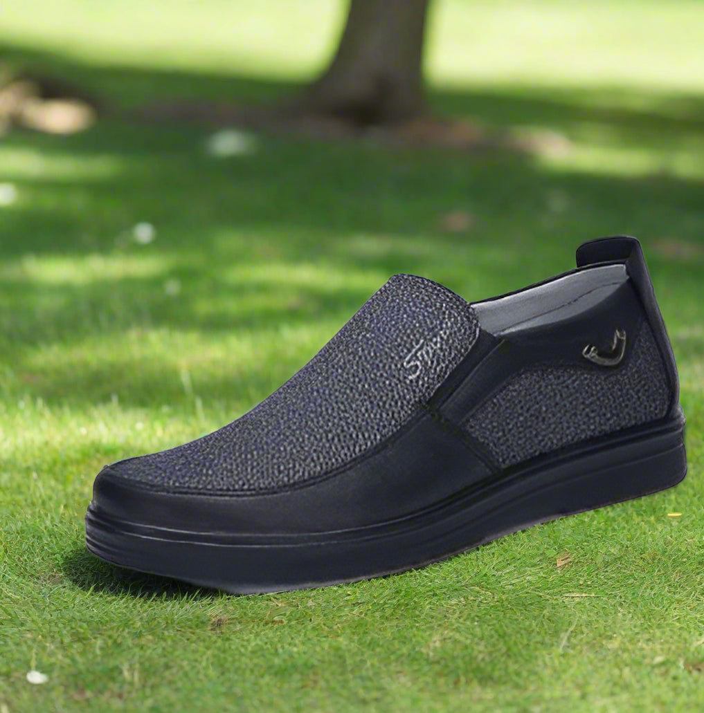 Business Casual Soft-soled Feet Shoes: breathable, lightweight slip-on for men with color-matching upper and PU sole.