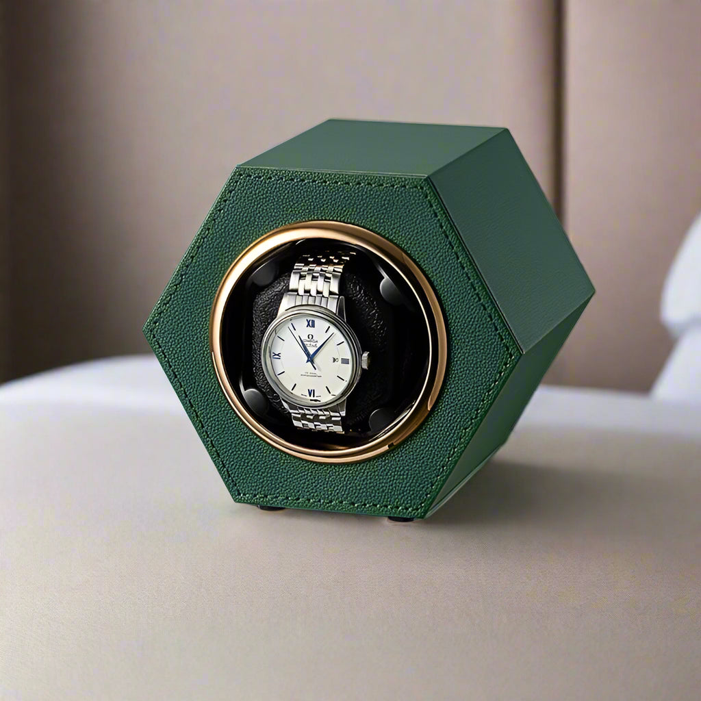 Stylish Mini Single Watch Shaking Turn Box in emerald green, perfect for keeping your watch wound and displayed.